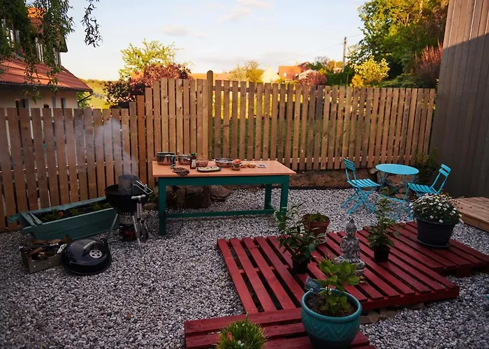 Vyhledna ゲストハウス ベロウン